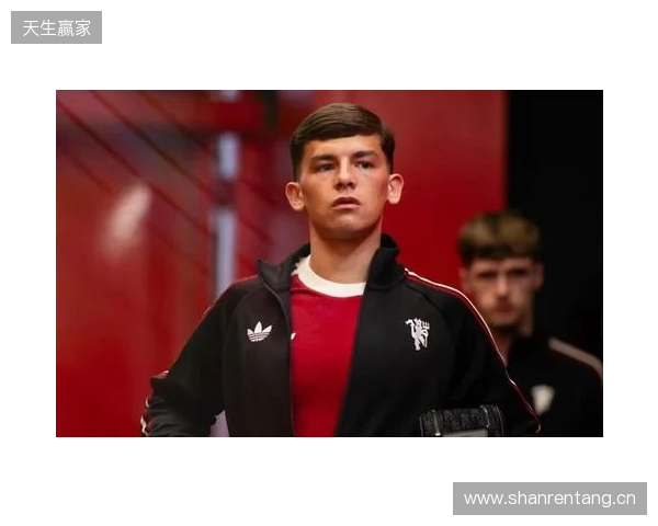 曼联青训教练：莱西踢球心智愈发成熟，跟一线队训练提升了他